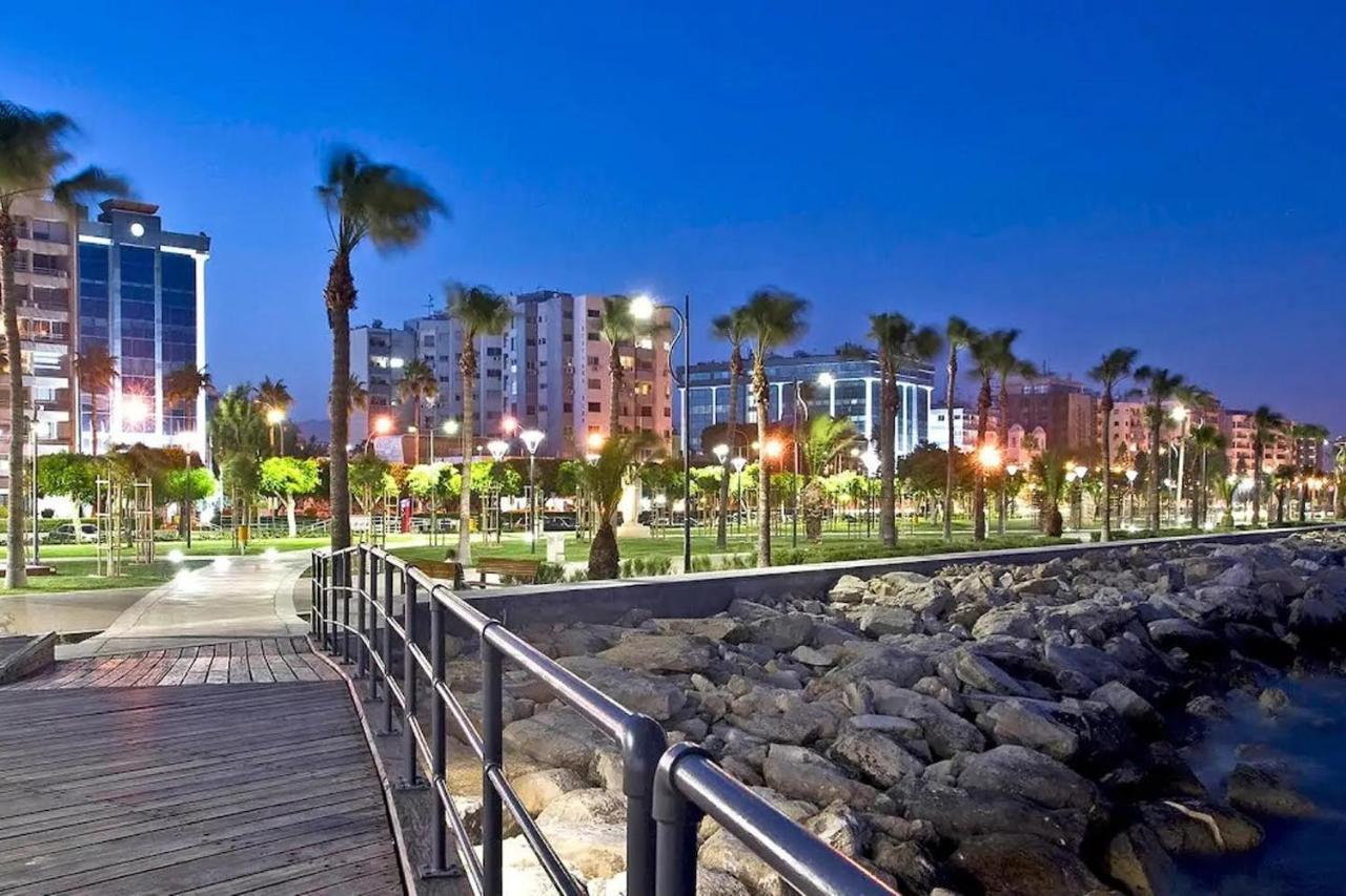 Sea Front & City Center, Amazing Sea View Лимасол Экстерьер фото