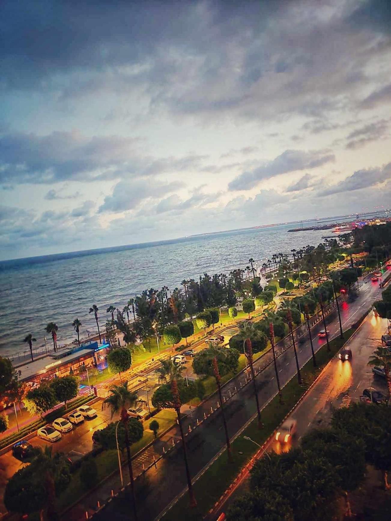 Sea Front & City Center, Amazing Sea View Лимасол Экстерьер фото