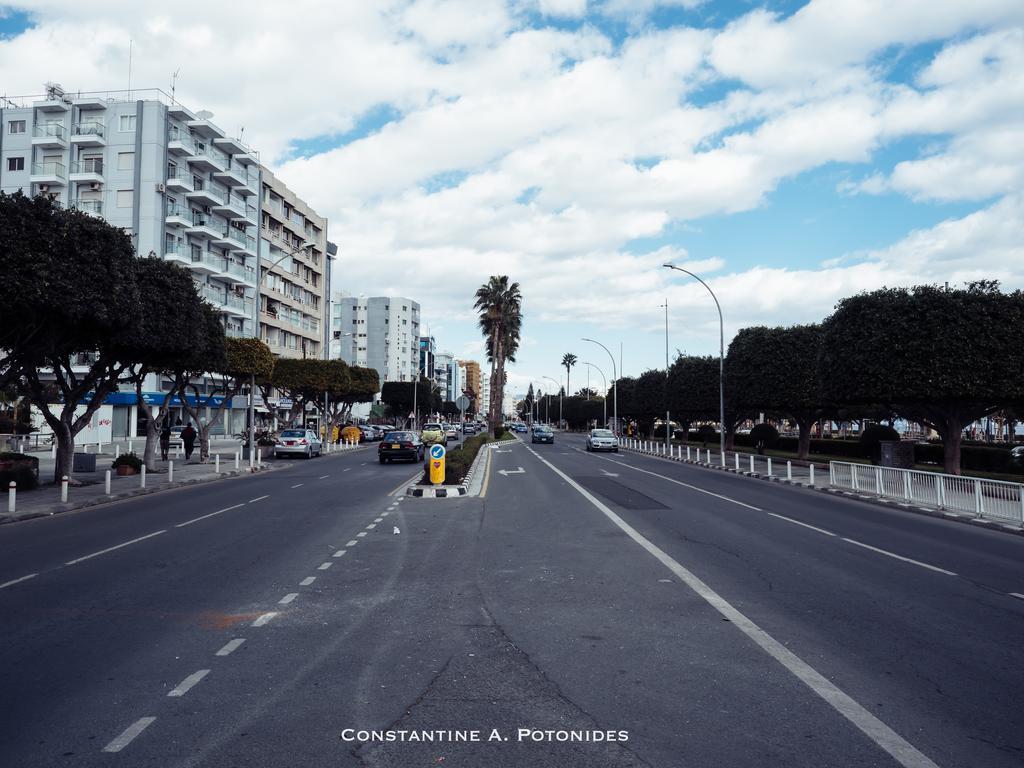Sea Front & City Center, Amazing Sea View Лимасол Экстерьер фото