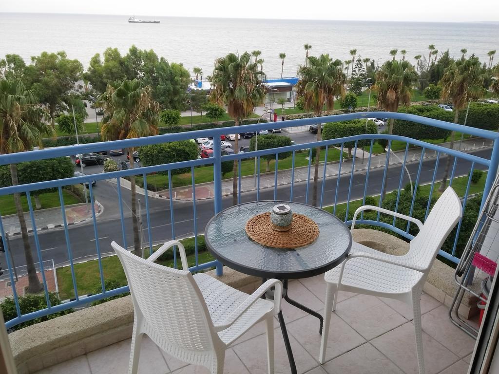 Sea Front & City Center, Amazing Sea View Лимасол Экстерьер фото